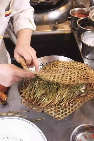 【招牌菜】葱烤鸦片鱼