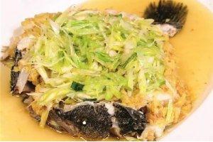 嫩姜青葱蒸鱼