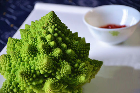这种花椰菜，形状得真像金字塔！