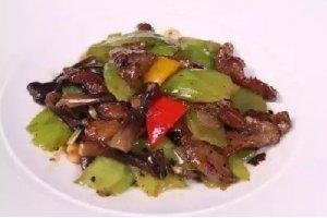 凉瓜鸡枞炒牛仔骨
