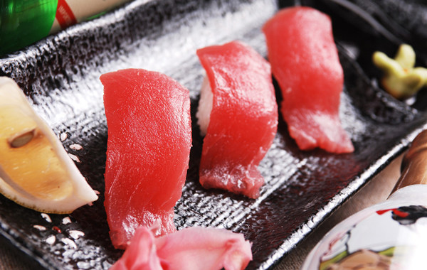 【黑鲔鱼】鱼中之王，顶级寿司食材——黑鲔鱼.jpg