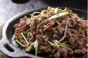 铁板生烤羊肉