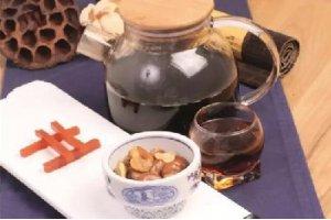 百合藏茶配茶点的做法