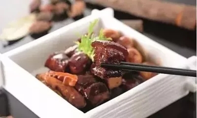 【创新菜】黄山笋烧黑猪肉