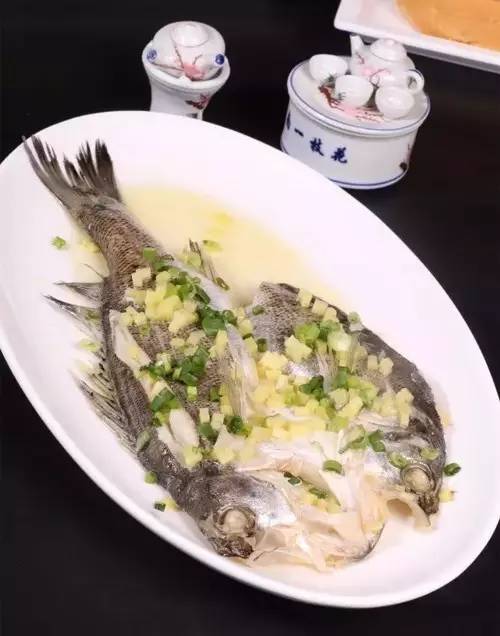 【粤菜】鸡油姜米蒸海鲈