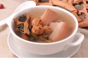 连州菜干无花果煲猪踭