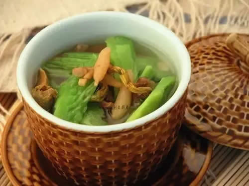 【靓汤】枫斗苦瓜鲜蚌汤