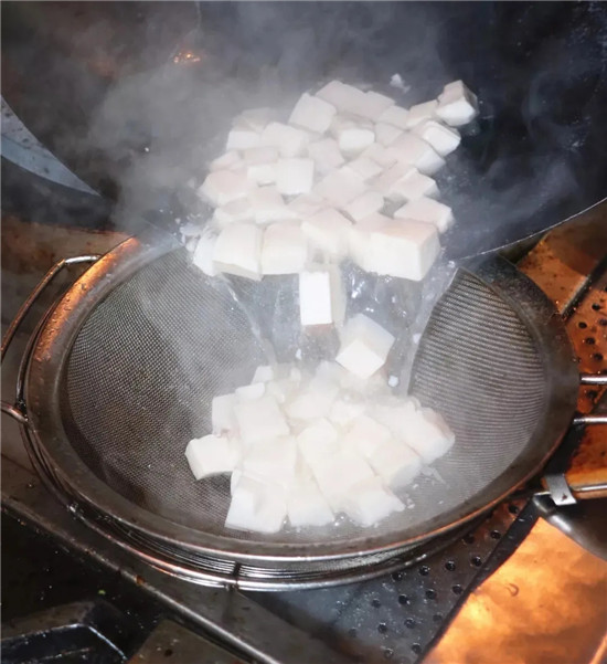 【家常菜】砂锅秘汁煨豆腐