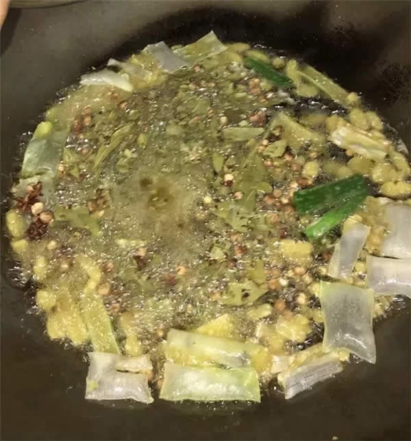 【热卖菜】黄金鱼头配手工面筋
