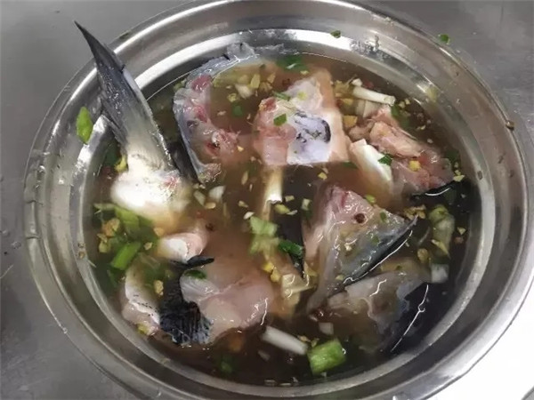【热卖菜】黄金鱼头配手工面筋