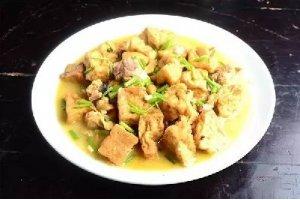 灰豆腐果焖鸡
