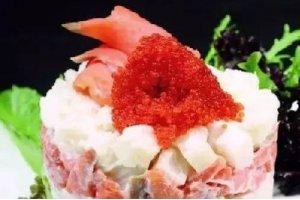 熏鲑鱼山药泥配海葡萄
