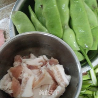 五花肉炖东北油豆的做法步骤：3