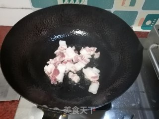 酸菜猪肉炖粉条的做法步骤：3