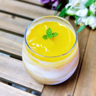 酸奶芒果汁的做法