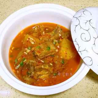 韩式排骨土豆汤的做法