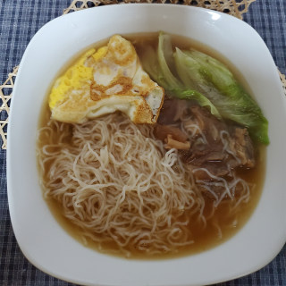 牛腩汤米粉