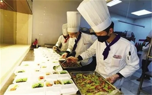 好现象！湖北六成星级酒店恢复营业；北京餐饮复工后，开店率大涨！