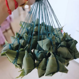红豆碱粽 粽子的包法 如何包粽子 碱粽的做法