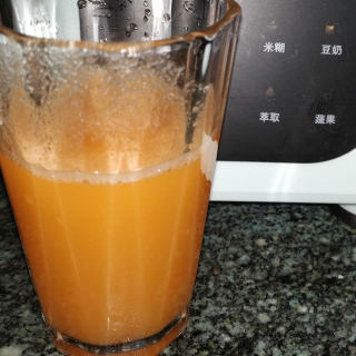 胡萝卜柚子梨果汁的做法
