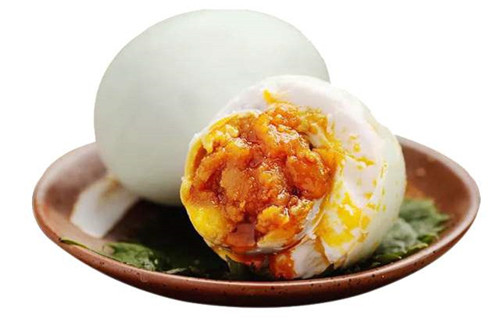 咸鸭蛋怎么腌制才好吃？教你几种腌制方法，保证流油又好吃！
