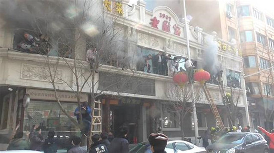 上海一饭店起火！又是厨师被拘留！