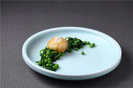 【创新菜】蟹粉芡实虾仁水晶包