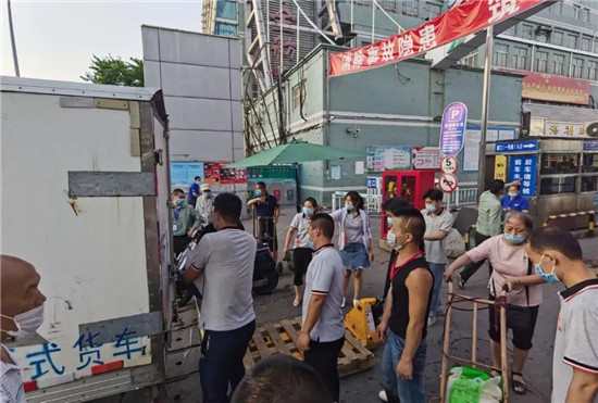 突发！切三文鱼案板检测出新冠病毒！餐饮协会紧急呼吁，暂停销售刺身海鲜！