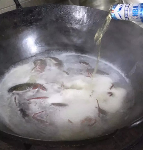 【热卖菜】蒜香小龙虾