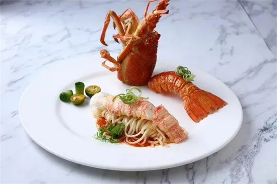 【创新菜】鱼香龙虾配碱水面条