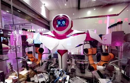 全自动机器人餐厅出现，烹饪机器离替代厨师还有多远？