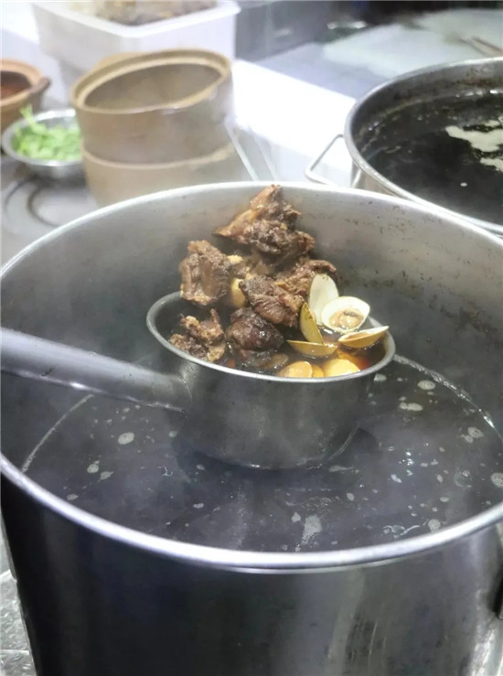 【热卖菜】黑蒜文蛤龙骨汤