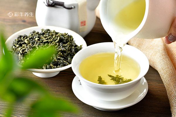 绿茶和菊花能一起泡吗 绿茶和菊花泡水喝的功效