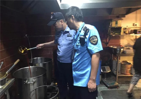 四川开展餐饮清查行动，多家餐厅厨师被拘！