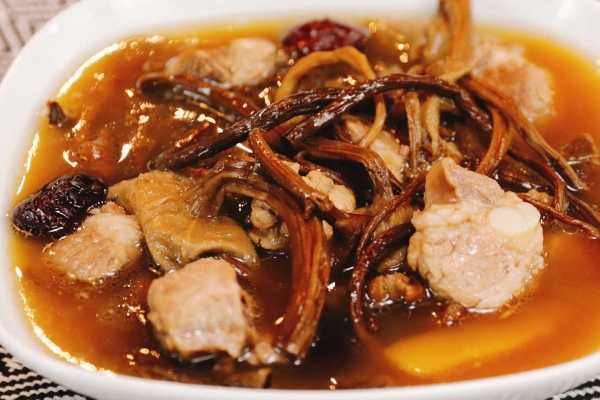 茶树菇炖鸡汤的功效与作用 茶树菇炖鸡汤的好处