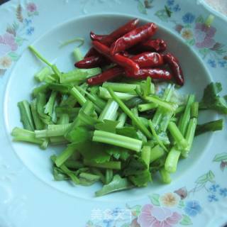 辣炒金针菇的做法步骤：2