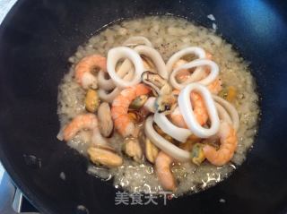 什锦海鲜意面的做法步骤：6