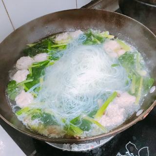 鱼丸粉丝汤的做法步骤：5