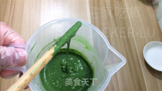 抹茶奶油夹心松饼，融合了抹茶的清香和奶油的绵软，让人感受到满满的幸福。的做法步骤：16