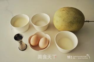 蜜瓜接骨木花冰淇淋的做法步骤：1